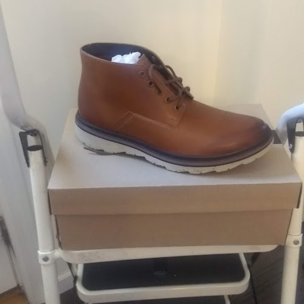 Clarks Frelan boots size 11.5 new in box